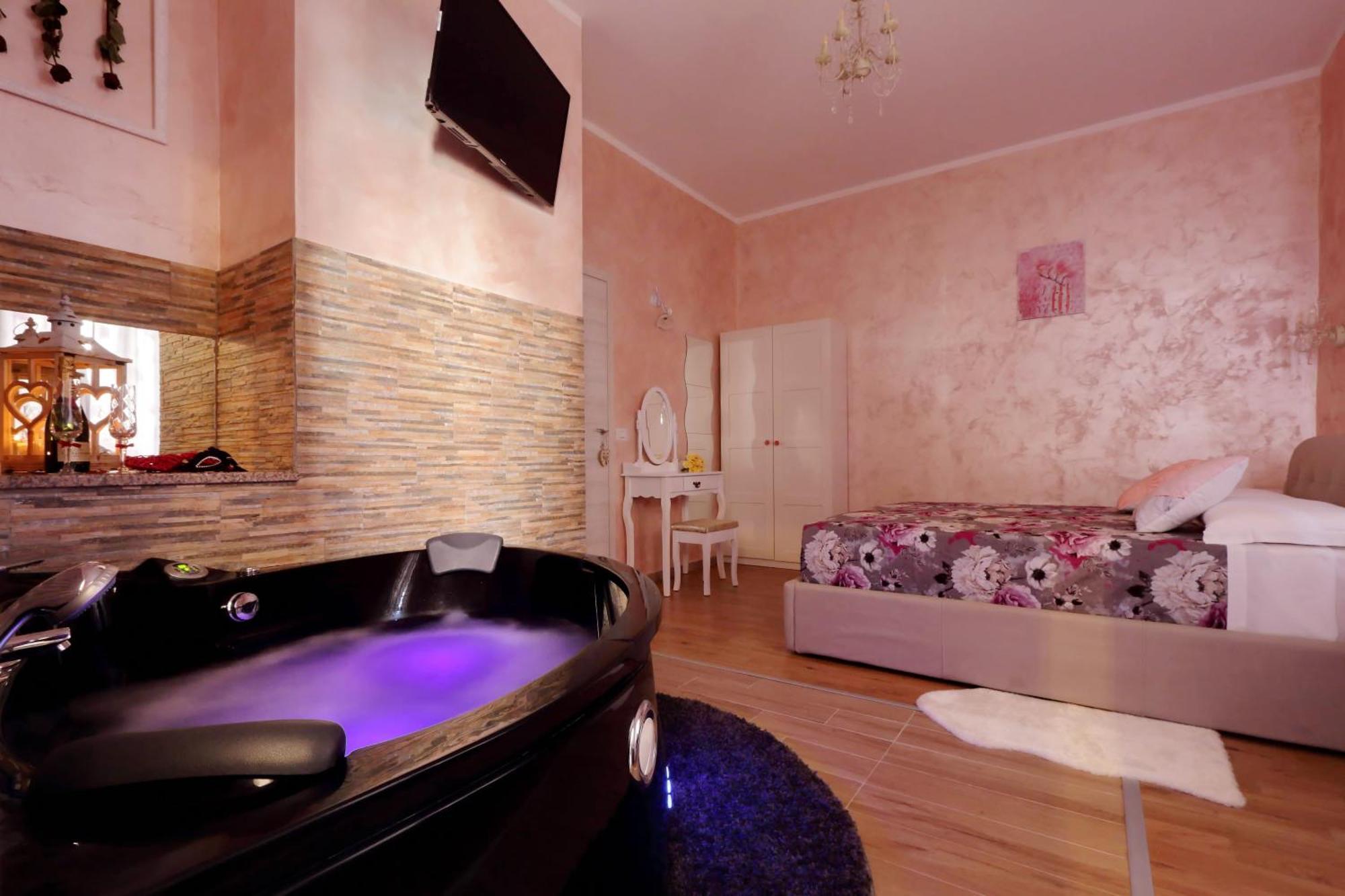 Deluxe Rooms And Chilling Jacuzzi Suite Guesthouse Rome Room photo